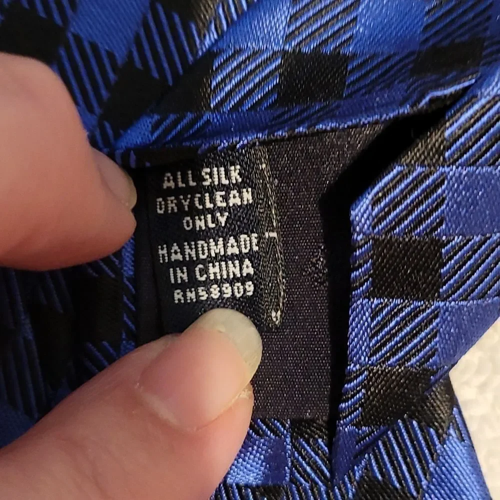 Roundtree & Yorke all silk tie‎